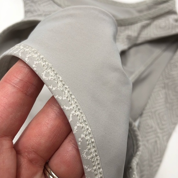 RUNNING Bare Light Grey Geometric Diamond Racerback Active Sports Bra SIZE XS - Picture 7 of 10